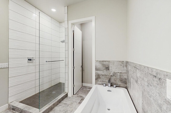 Photo - 2645 E Osborn Rd