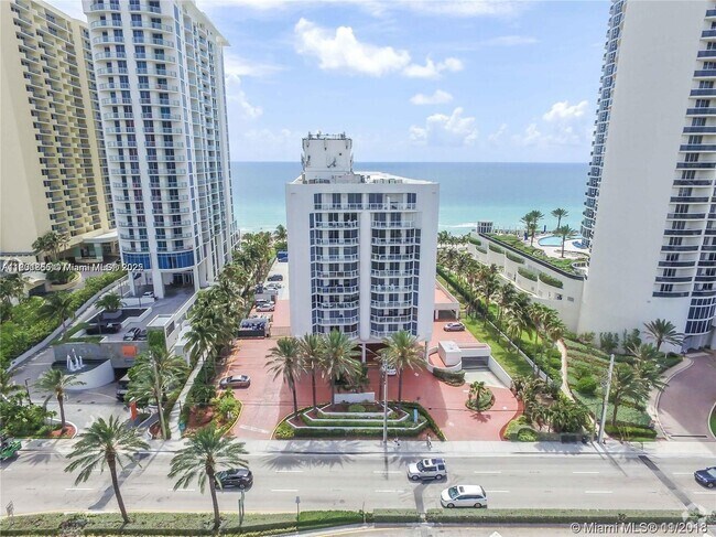 Building Photo - 17275 Collins Ave Unit 409 Rental