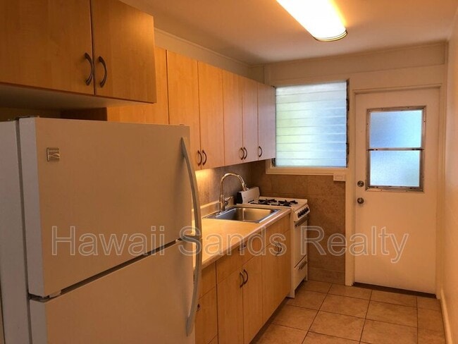 Photo - 720 Birch St
