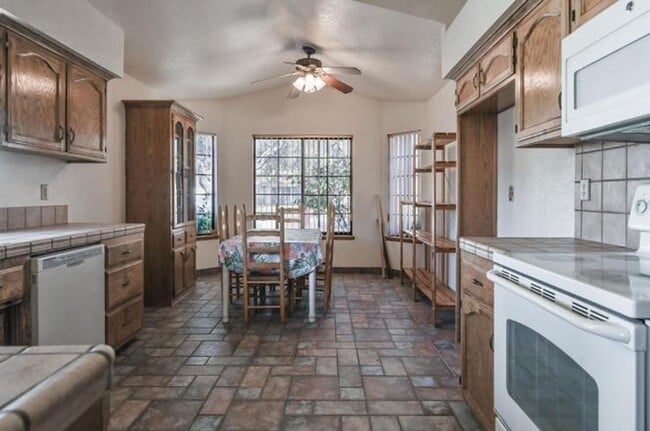 Photo - Great Ridgecrest 4 Bedroom Home