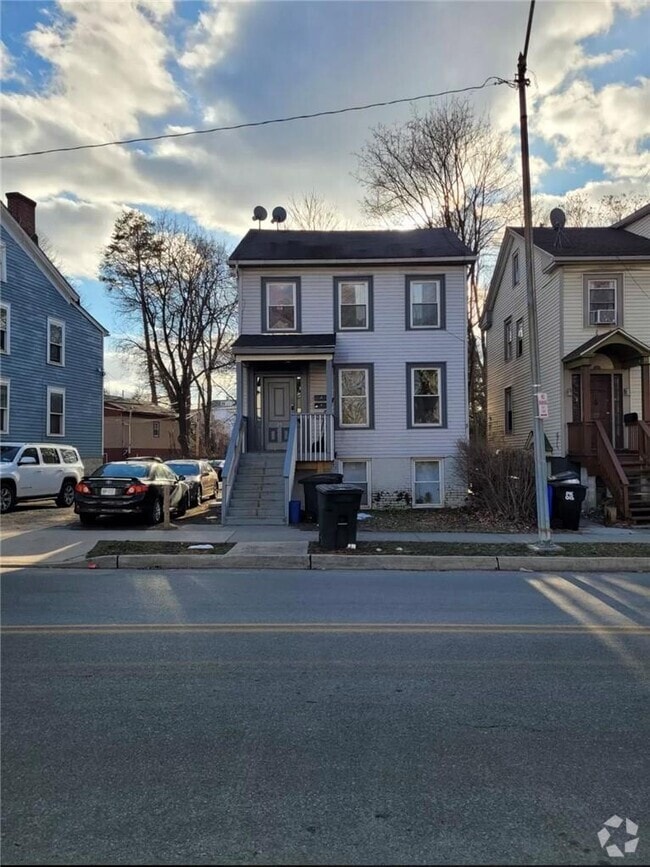 Building Photo - 29 Hooker Ave Unit 2 Rental