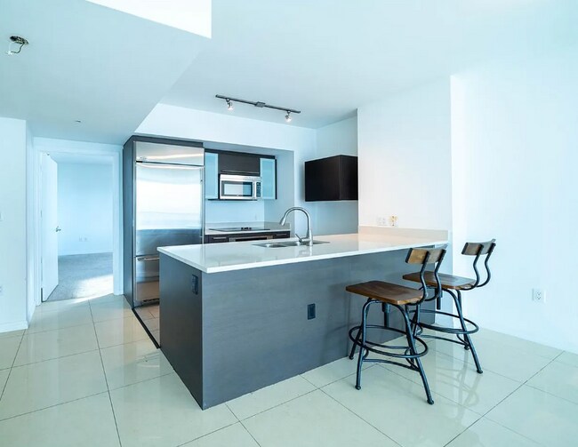 Photo - 55 SE 6th St Unidad 4010