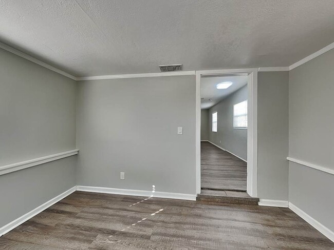 Photo - 2320 Auburn St S