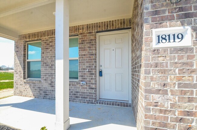 Photo - 18119 Rockvine Dr