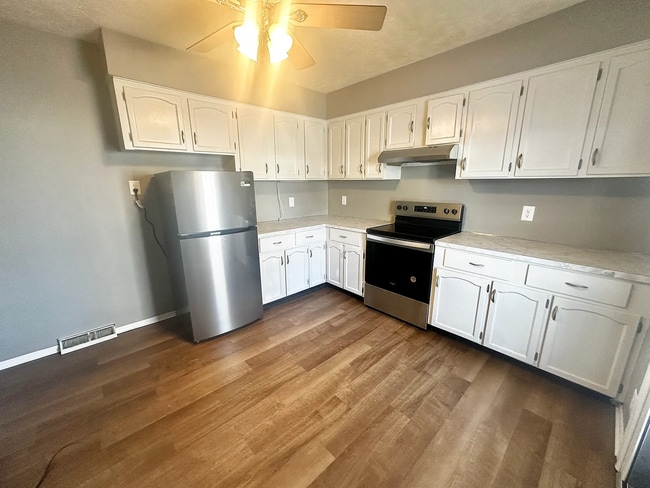 Photo - 6110 Pratt St