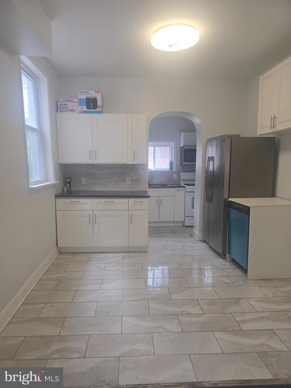 Photo - 5538 Delancey St