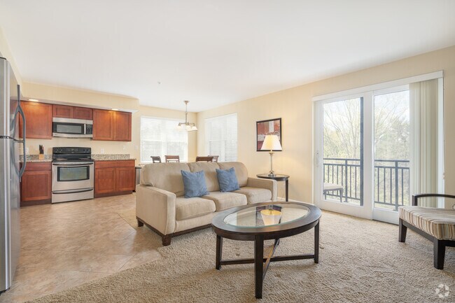 2BR, 2BA - 1100SF