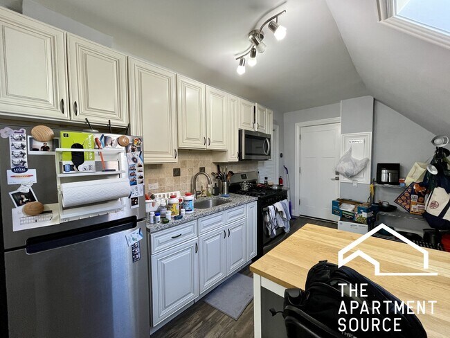 Photo - 2824 N Ridgeway Ave Unit 3