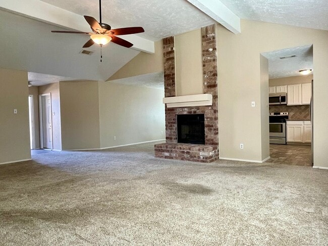 Photo - 19419 Moonhollow Dr