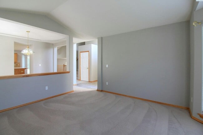 Photo - 1757 Maui Dr