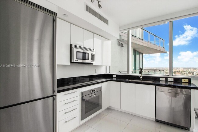 Photo - 92 SW 3rd St Unit 2510