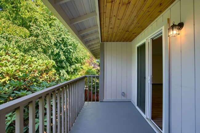Photo - 204 Lodean Dr