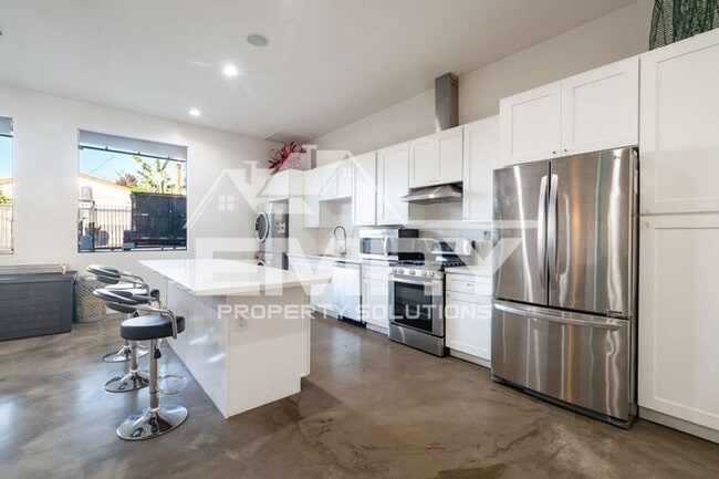 Prime Commercial Office Space Available Beverly Blvd Los Angeles