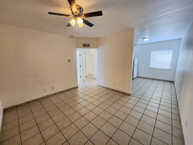 Photo - 305 N Almendra St Unit B