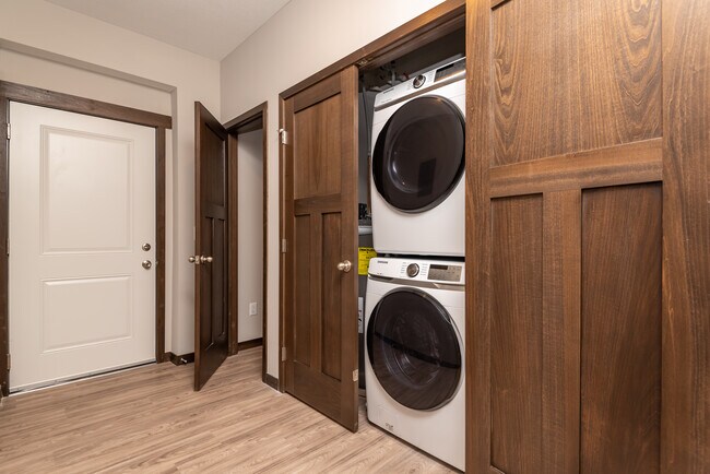 In Unit Laundry - 2132 Grand Ave Apartamentos Unidad 1A