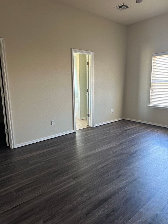 Photo - 4 Bd / 2 Ba in Valencia - Deer Creek Schools