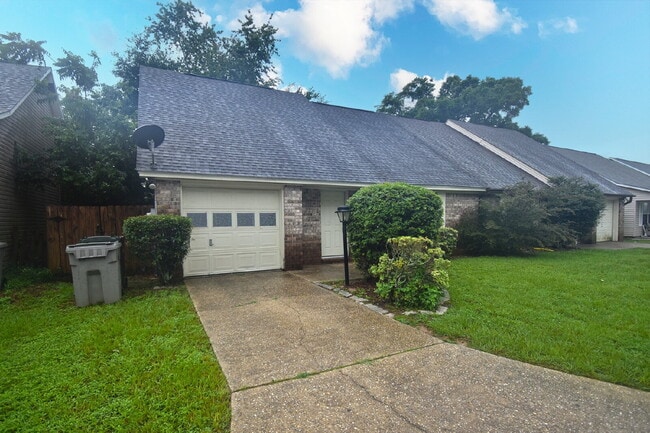 Charming West Pensacola Townhome – 2BR/2BA... - Charming West Pensacola Townhome – 2BR/2BA...