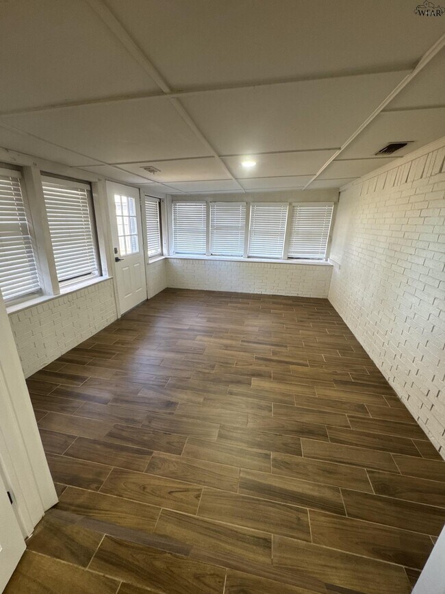 Photo - 1207 Danberry St