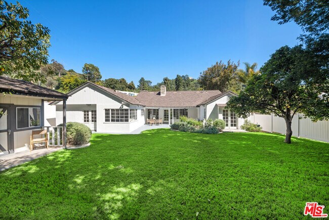 Photo - 2107 Coldwater Canyon Dr Casa