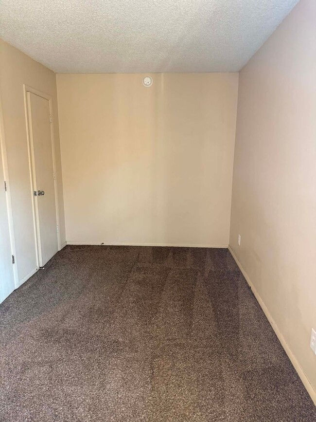 Photo - Lioncrest Apartments Unit 926 N Goetz Blvd #15