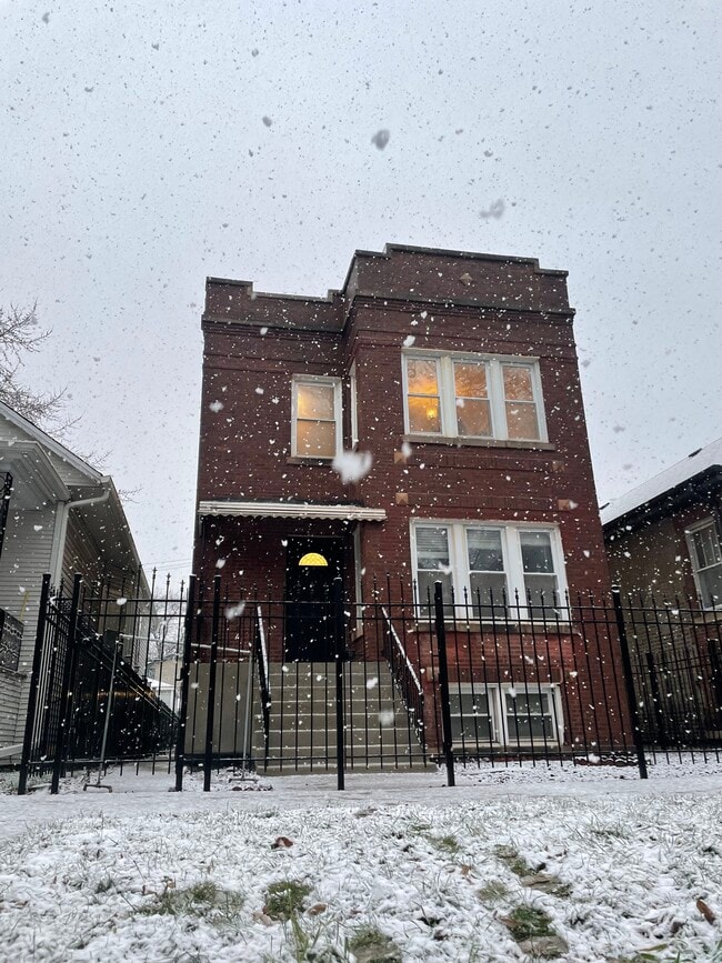 Photo - 2848 N Springfield Ave