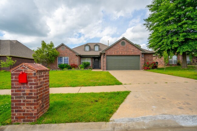 4 Bed | 2 Bath | Owasso | $2060 | Mid July - 4 Bed | 2 Bath | Owasso | $2060 | Mid July Casa