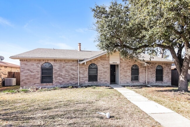 Photo - 5916 Cedar Ln