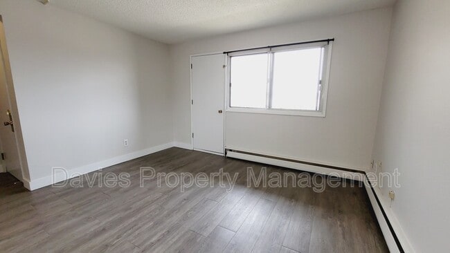 Photo - 10010-10154 154 St Unit WJ 2