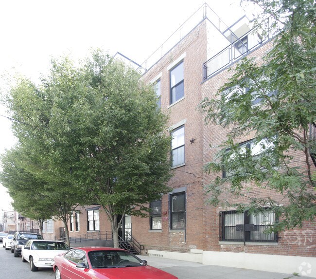 Photo - 364 Manhattan Ave