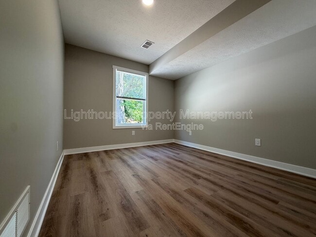 Photo - 310 Allen Ave