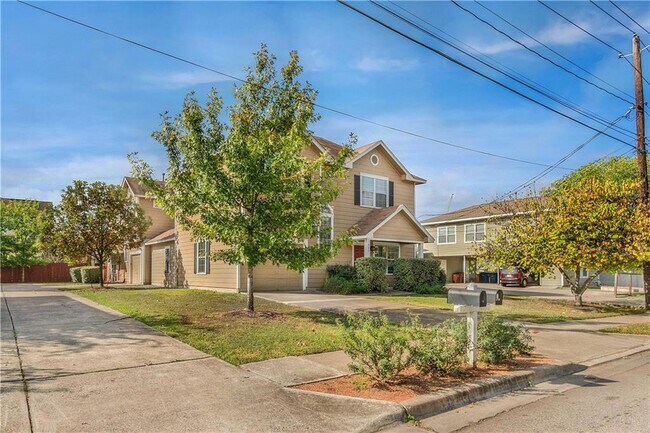 Photo - 6009 Fairway St