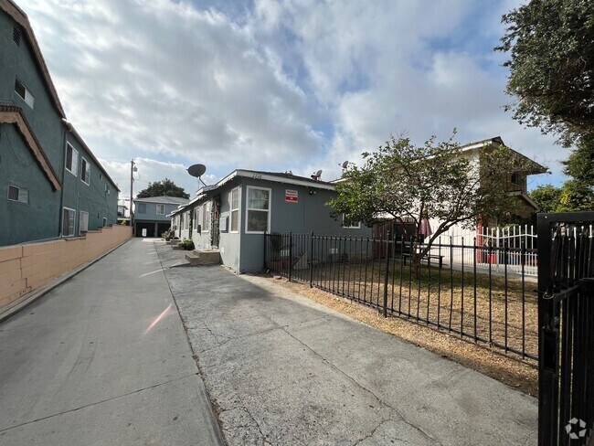 Building Photo - 2728 Orchard Pl Unit E Rental