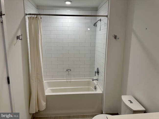 Photo - 515 N Washington St Unit 301