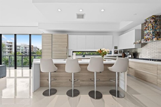 Photo - 60 Hendricks Isle Unidad 301