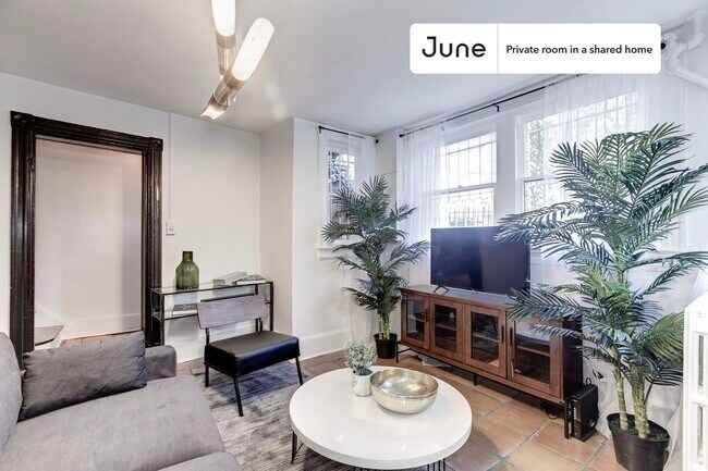 Room in Shared 4 bed/1.5 bath home in Capitol Hill