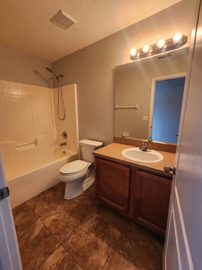 Photo - 505 Buckshot Ln