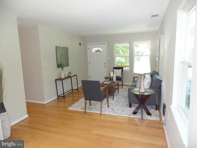 Photo - 2018 Griffith Rd