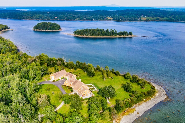 Photo - 35 Old Flds Wy