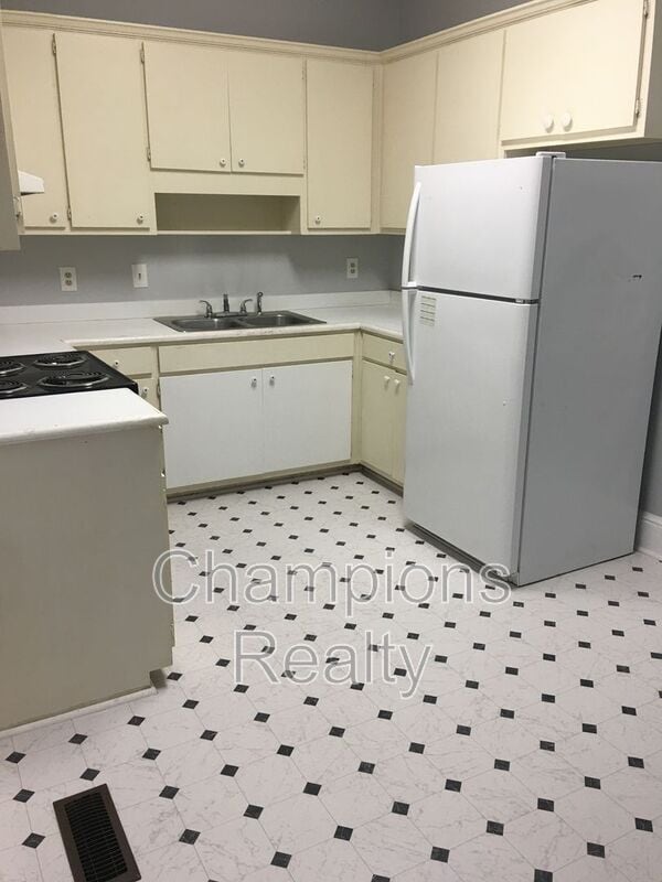 Photo - 1540 14th Ave Unit Apt A