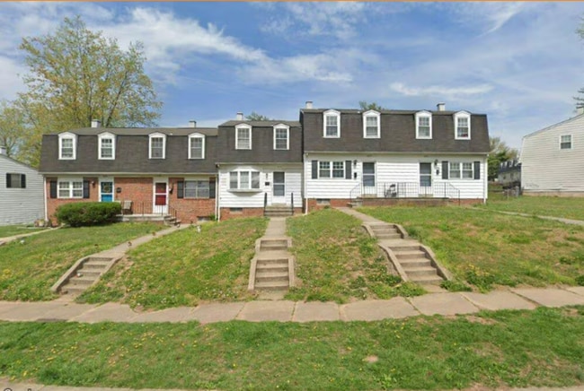 Building Photo - 3 Bedroom Townhome