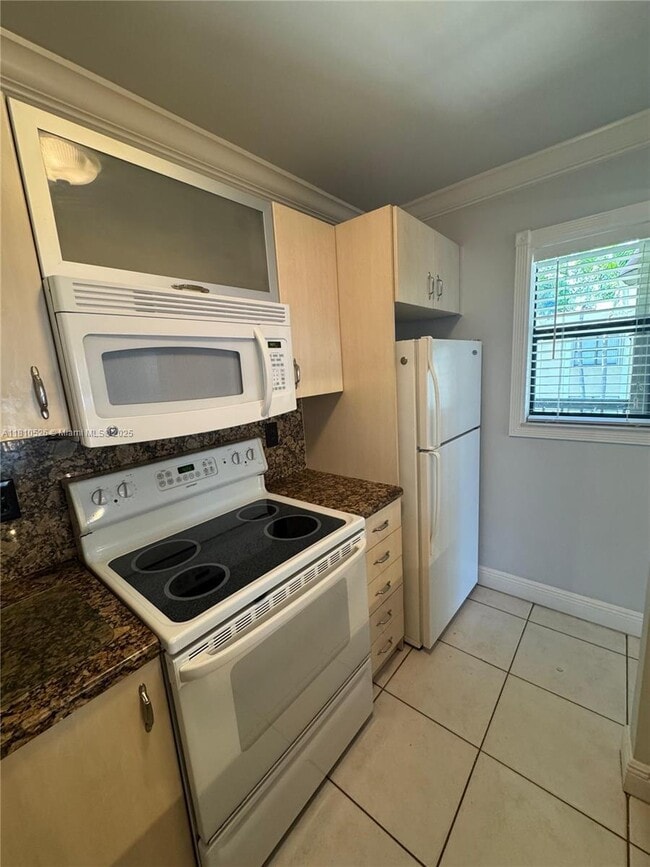 Building Photo - 9722 Hammocks Blvd Unit 203 Rental