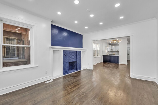 Photo - 7835 S Laflin St