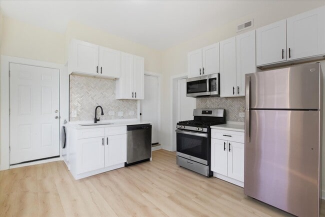 Photo - 1322 W Ohio St Unit 3R