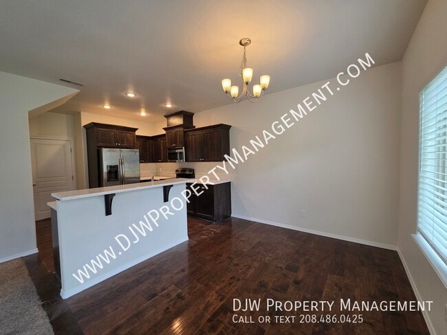 Photo - 614 S Grey Pine Ln
