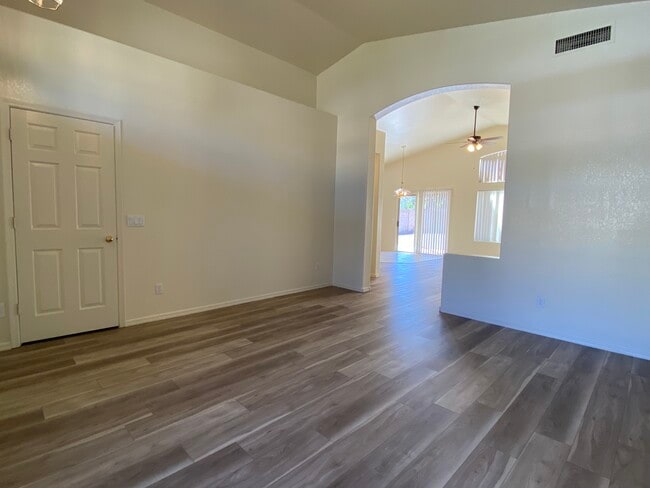 Photo - 763 W Canary Way