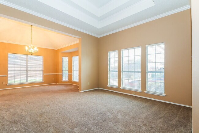 Photo - 713 Claire View Dr