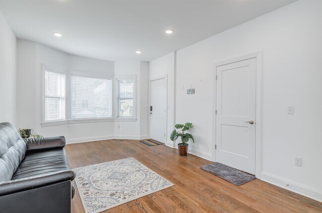 Photo - 14 STEVENS Ave Unit 1