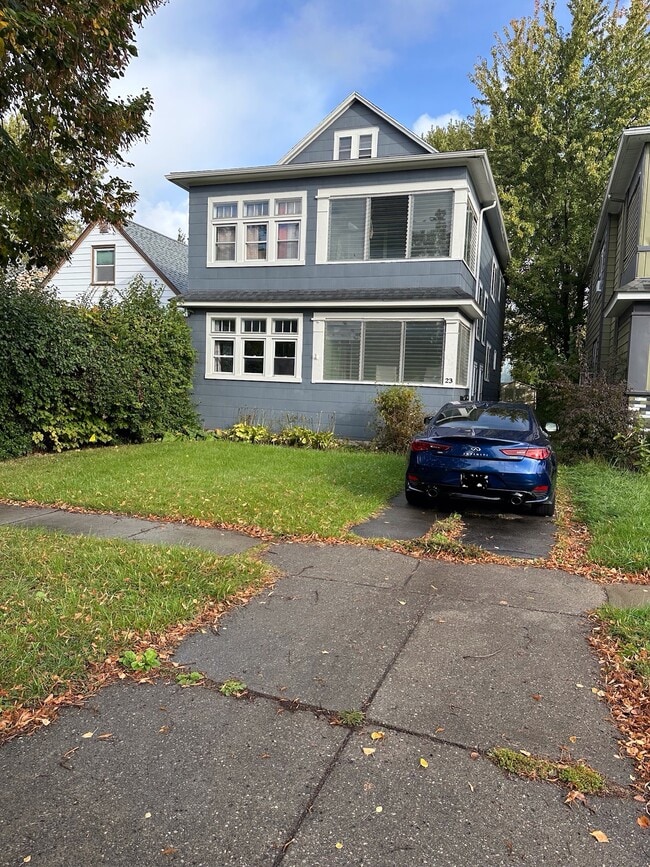 Photo - 23 Tioga St Unidad - Right off Hertel