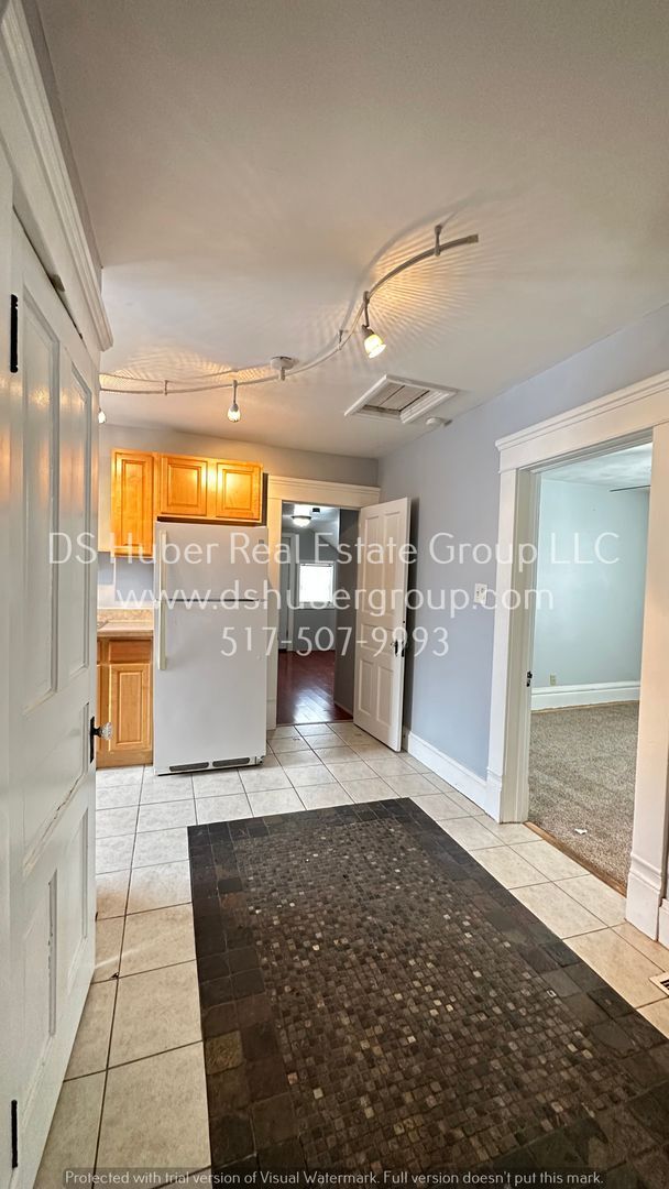 Photo - 420.5 W Maple St