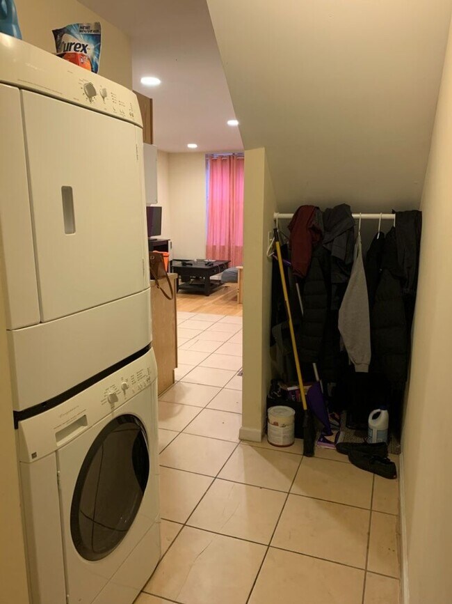 Photo - 1849 Willington St Unit 1